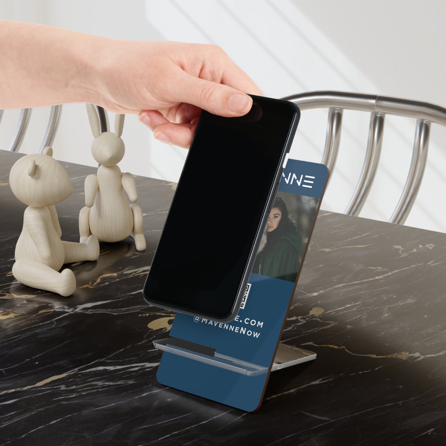 Cell phone stand - Mavenne & wolf